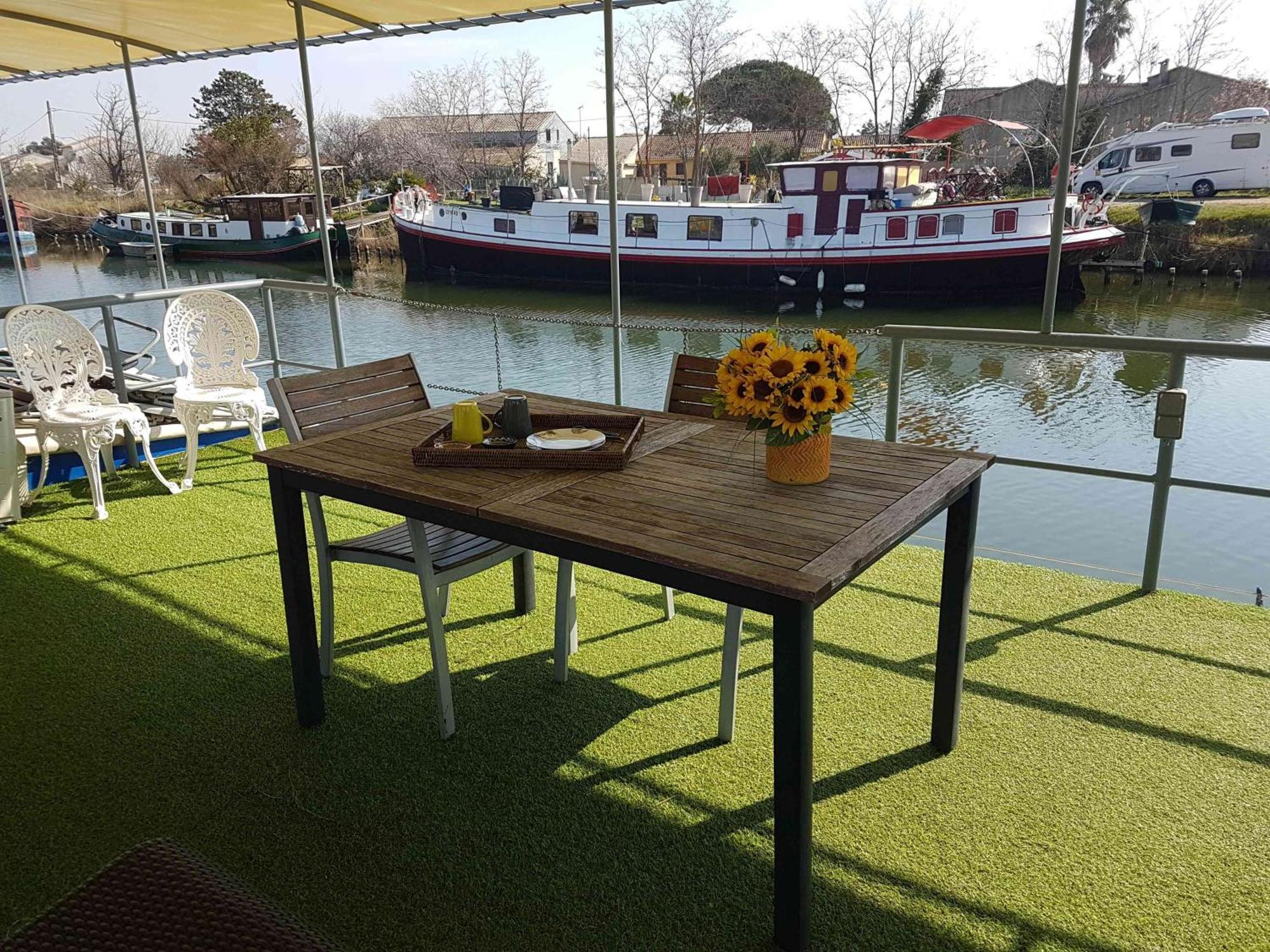 Peniche Authentique Tout Confort Aigues-Mortes Bagian luar foto